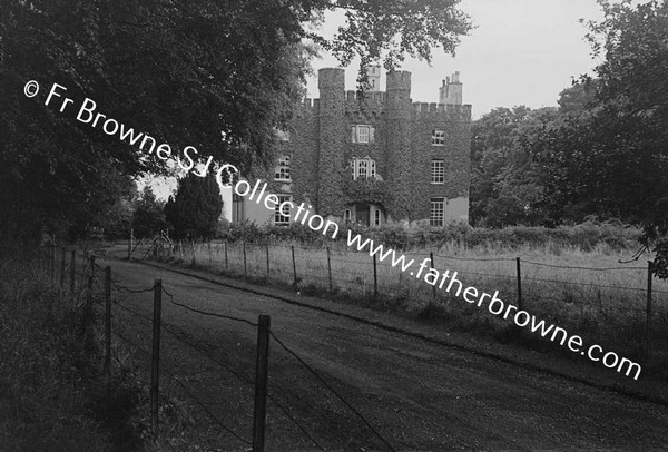 MANRESA HOUSE (BAYMOUNT) HOUSE FROM AVENUE